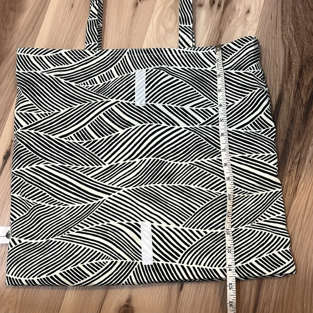 🌺Aloha foldable reversible lined tote - Picture 8 of 9